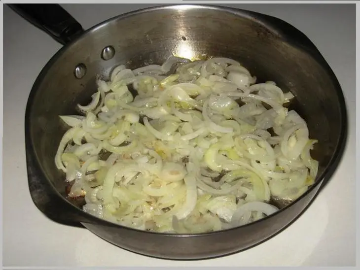 Куриная печень, жаренная с луком и сладким перцем: шаг 4