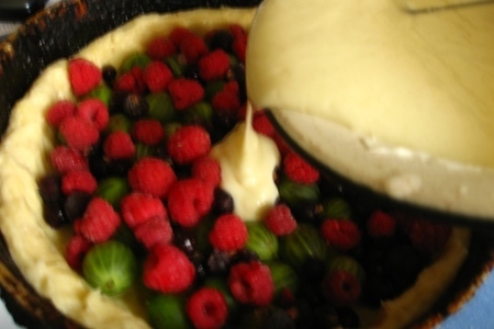 Заливной ягодный пирог: шаг 7