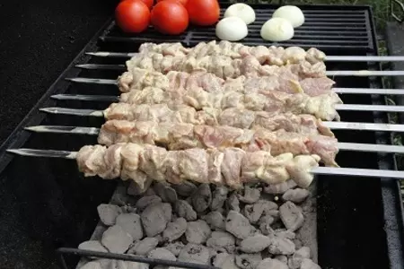 Шашлык в йогуртово-шафранновом маринаде: шаг 3
