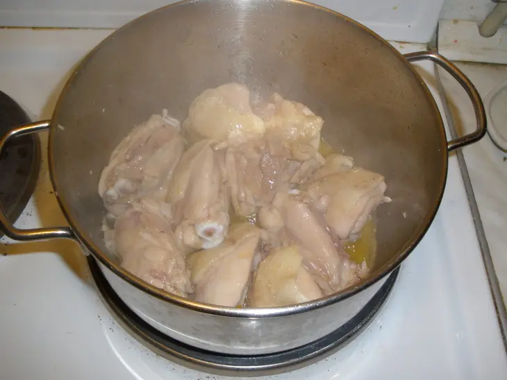 Тушеная курочка в овощах.: шаг 3