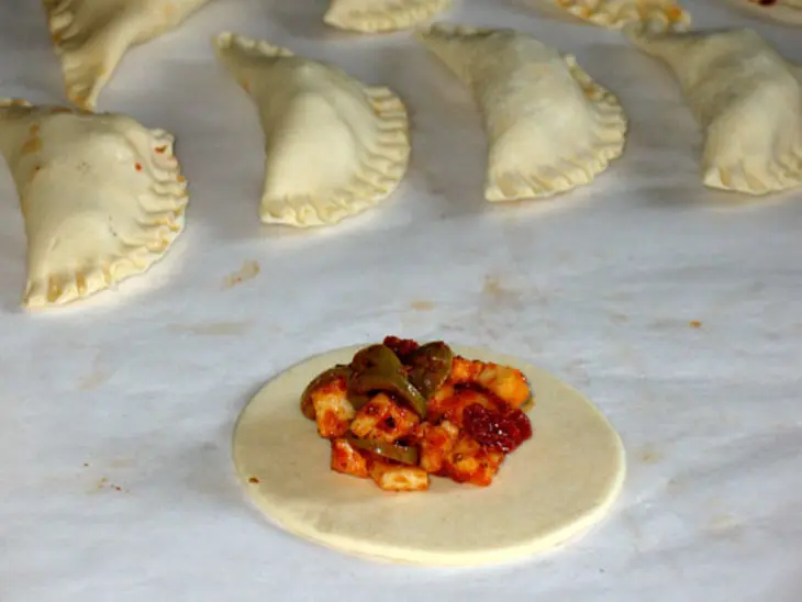 Сырно-оливковые эмпанадильяс (empanadillas): шаг 3