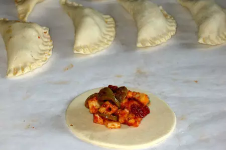 Сырно-оливковые эмпанадильяс (empanadillas): шаг 3