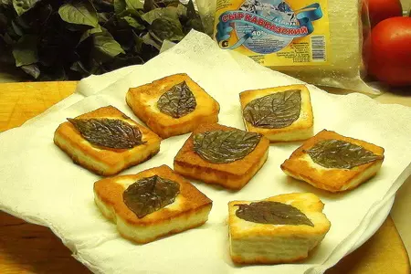 Летний салат-конструктор с жареным сыром и прочими «запасными частями»: шаг 2