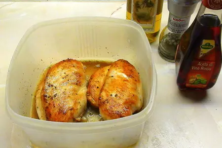 Салат а-ля «туорло» с маринованной куриной грудкой и соусом из оливок.: шаг 4