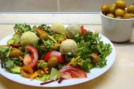 Салат а-ля «туорло» с маринованной куриной грудкой и соусом из оливок.: шаг 5