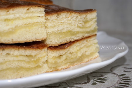 Слоеный пирог с малиной и лимонным чизкейком