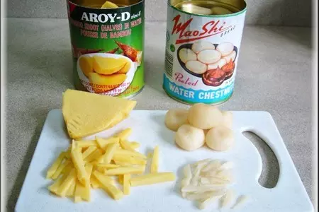Вьетнамские рулеты из рисовой бумаги с соусом нуок чам.: шаг 6