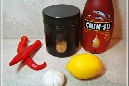 Вьетнамские рулеты из рисовой бумаги с соусом нуок чам.: шаг 15