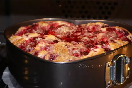 Творожный пирог с малиной и белым шоколадом: шаг 7