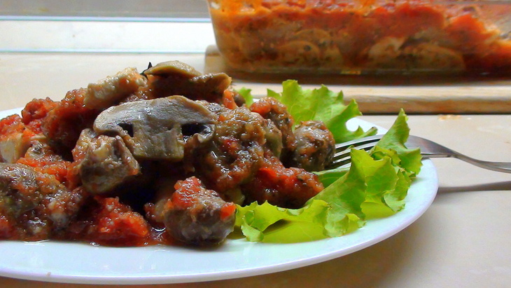 Рагу из куриных сердечек и грибов с соусом из кабачков и помидор.: шаг 7