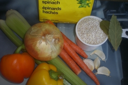 Чайный лосось с горчичным соусом на подушке из перловки с овощами.: шаг 5