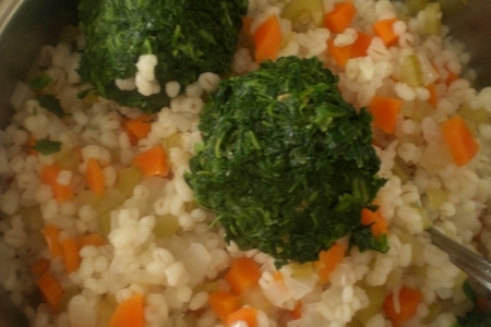 Чайный лосось с горчичным соусом на подушке из перловки с овощами.: шаг 13