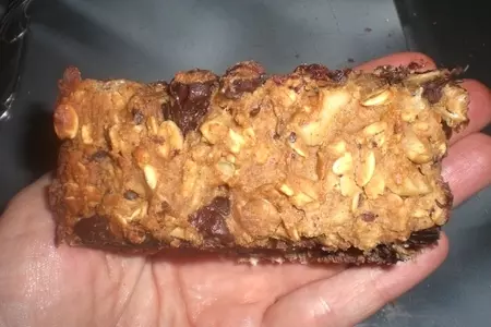 Шоколадно-ореховые белковые энергетические батончики: шаг 18