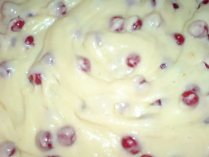 Кексы с красной смородиной и грецкими орехами: шаг 4