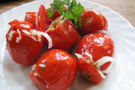 Квашеные фаршированные помидорчики по-армянски: шаг 1