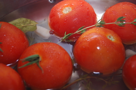 Маринованные помидорки с тимьяном: шаг 4