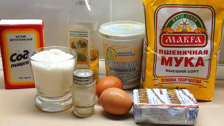 Пирог на простокваше с зеленью и яйцом. очень вкусное тесто!: шаг 1