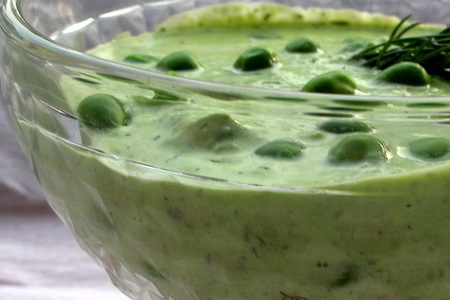 Салат-коктейль с зеленым горошком и копченой грудинкой: шаг 6