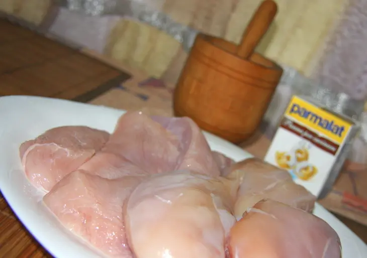 Нежнейшее суфле с козьим сыром и зеленым лучком.: шаг 1