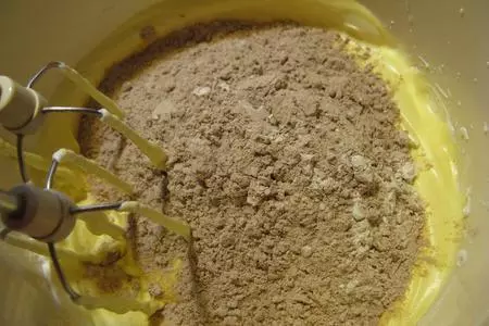 Торт " птичье молоко " с фруктами и шоколадом: шаг 2