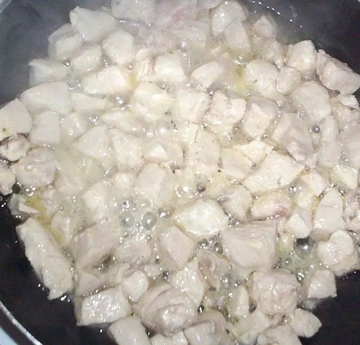 Пикантный пирог с курицей и брокколи: шаг 4