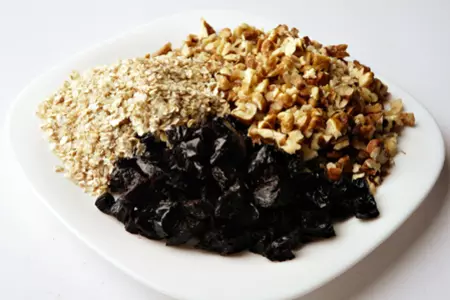 Быстрое печенье с черносливом и грецкими орехами: шаг 5