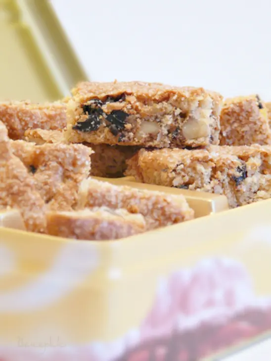 Быстрое печенье с черносливом и грецкими орехами: шаг 11