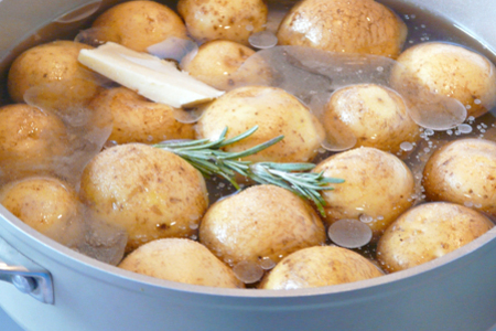 «запечeнный» картофель (pommes de terre fondantes): шаг 1