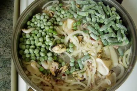 Паэлья с морепродуктами (очень быстрый рецепт): шаг 3