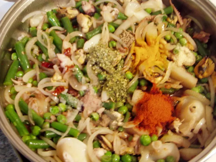 Паэлья с морепродуктами (очень быстрый рецепт): шаг 5