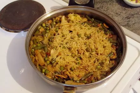 Паэлья с морепродуктами (очень быстрый рецепт): шаг 9