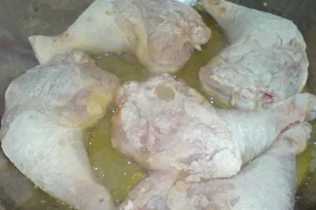 Куриные окорочка с паприкой и луком: шаг 3
