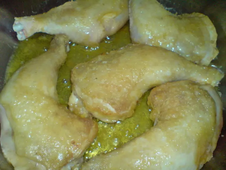 Куриные окорочка с паприкой и луком: шаг 4