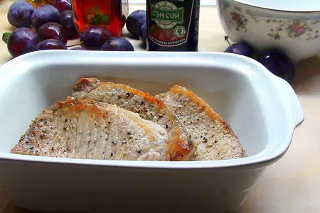 Свинина с карамельными сливами и кисло-сладким соусом. "борьба с урожаем" в китайском стиле!: шаг 1