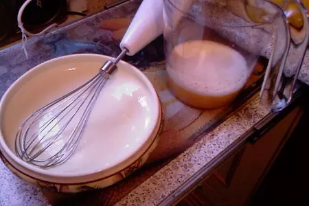 Простой пирог с яблоками: шаг 3