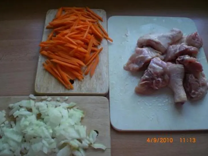 Плов с курицей в горшочке: шаг 1