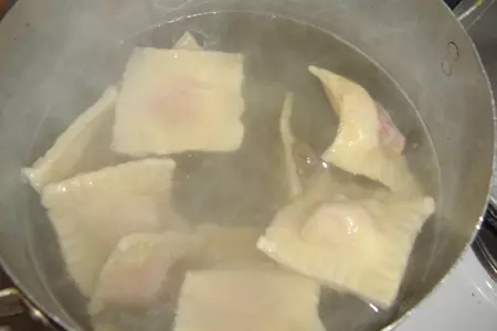 Равиоли со свеклой,творогом и пармезаном.: шаг 13