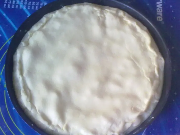 Пирог гведзели с сыром и яйцом: шаг 4