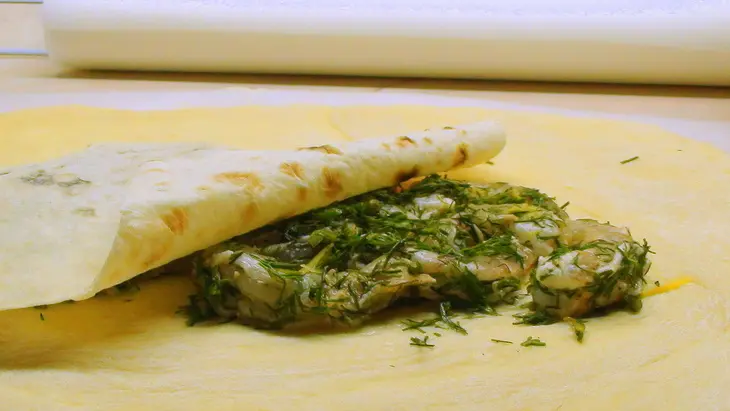 Царская кулебяка с гречкой, треской и креветками. праздник живота удался! дуэль.: шаг 17