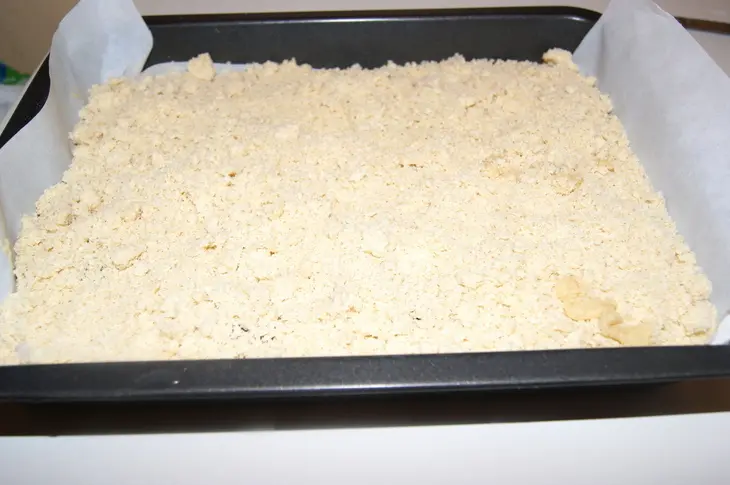 Сливовый пирог с сахарной корочкой: шаг 3