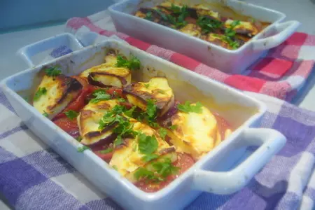 Запеченная  с помидорами и луком брынза: шаг 5