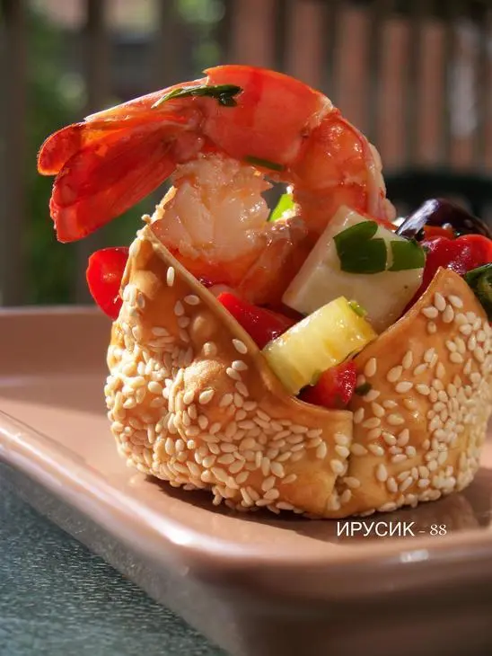 Закуска  №1  креветки маринованные.закуска№2 с лососем и огурцом! дуэль.: шаг 13