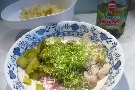 Макаронный салат с селедкой: шаг 2