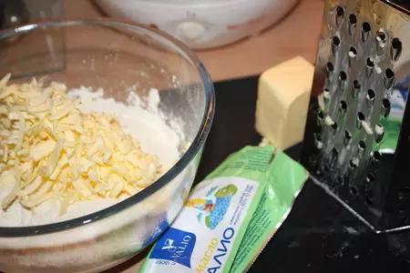 Сахарный яблочный пирог: шаг 1