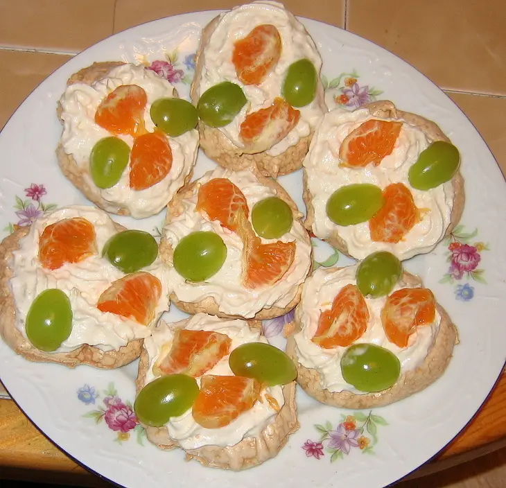 Меренги с фруктами: шаг 1