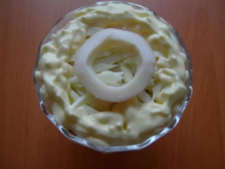 Салат с кальмарами: шаг 5