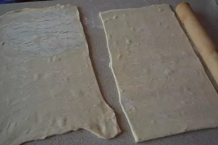 Круассаны с начинкой: шаг 1