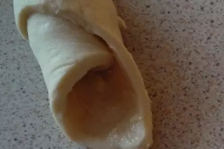 Круассаны с начинкой: шаг 4