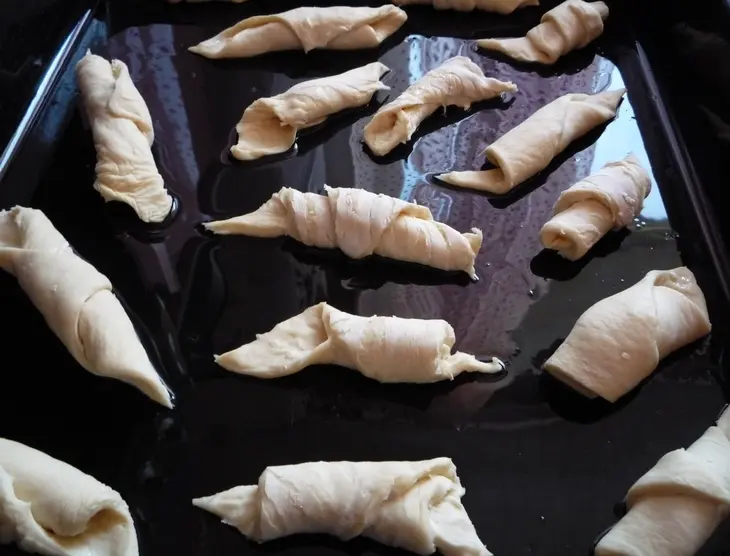 Круассаны с начинкой: шаг 5