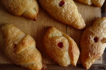 Круассаны с начинкой: шаг 8